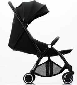 Hamilton By Yoop X1 Plus Kinderwagen - Buggy Met Monteerbare Wieg - Premium Stroller Met One Hand Folding Technologie - Nieuw, Hoger, Uitgebreider 2023 Model - Zwart - Licht, Verstelbaar, Wendbaar En Geschikt Van 0 Maanden Tot 4 Jaar 38 Hamilton By Yoop X1 Plus Kinderwagen - Buggy Met Monteerbare Wieg - Premium Stroller Met One Hand Folding Technologie - Nieuw, Hoger, Uitgebreider 2023 Model - Zwart - Licht, Verstelbaar, Wendbaar En Geschikt Van 0 Maanden Tot 4 Jaar -Happy Horse Winkel 1087x1200 5