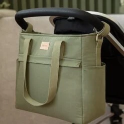 Nobodinoz Baby On The Go Luiertas Olive Green -Happy Horse Winkel 1200x1200 1067