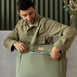 Nobodinoz Baby On The Go Luiertas Olive Green -Happy Horse Winkel 1200x1200 1068