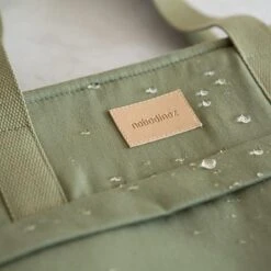 Nobodinoz Baby On The Go Luiertas Olive Green -Happy Horse Winkel 1200x1200 1074