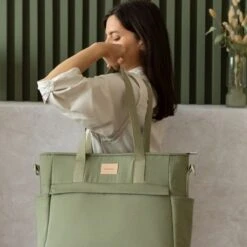 Nobodinoz Baby On The Go Luiertas Olive Green -Happy Horse Winkel 1200x1200 1075