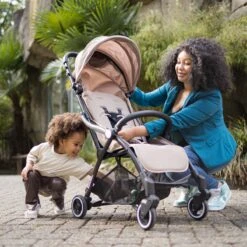 Hamilton By Yoop X1 Plus Buggy – Nieuw, Hoger, Uitgebreider 2023 Model – Premium Stroller Met One Hand Folding Technologie – Kaki – Lichte, Verstelbare En Wendbare Kinderwagen Met Vele Gemakken 27 Hamilton By Yoop X1 Plus Buggy – Nieuw, Hoger, Uitgebreider 2023 Model – Premium Stroller Met One Hand Folding Technologie – Kaki – Lichte, Verstelbare En Wendbare Kinderwagen Met Vele Gemakken -Happy Horse Winkel 1200x1200 1270