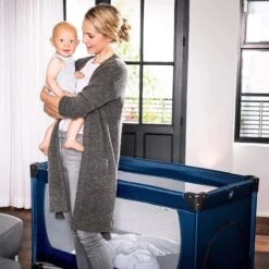 Hauck Dream N Play Plus Campingbedje Set - Met Matras En Muggennet - Navy -Happy Horse Winkel 1200x1200 1366