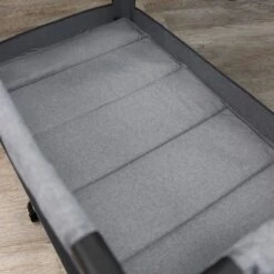 Deryan Luxe Campingbed Compleet - 120x60cm - Bodemverhoger - Verschoonblad - Opbergmand - Grijs -Happy Horse Winkel 1200x1200 1370