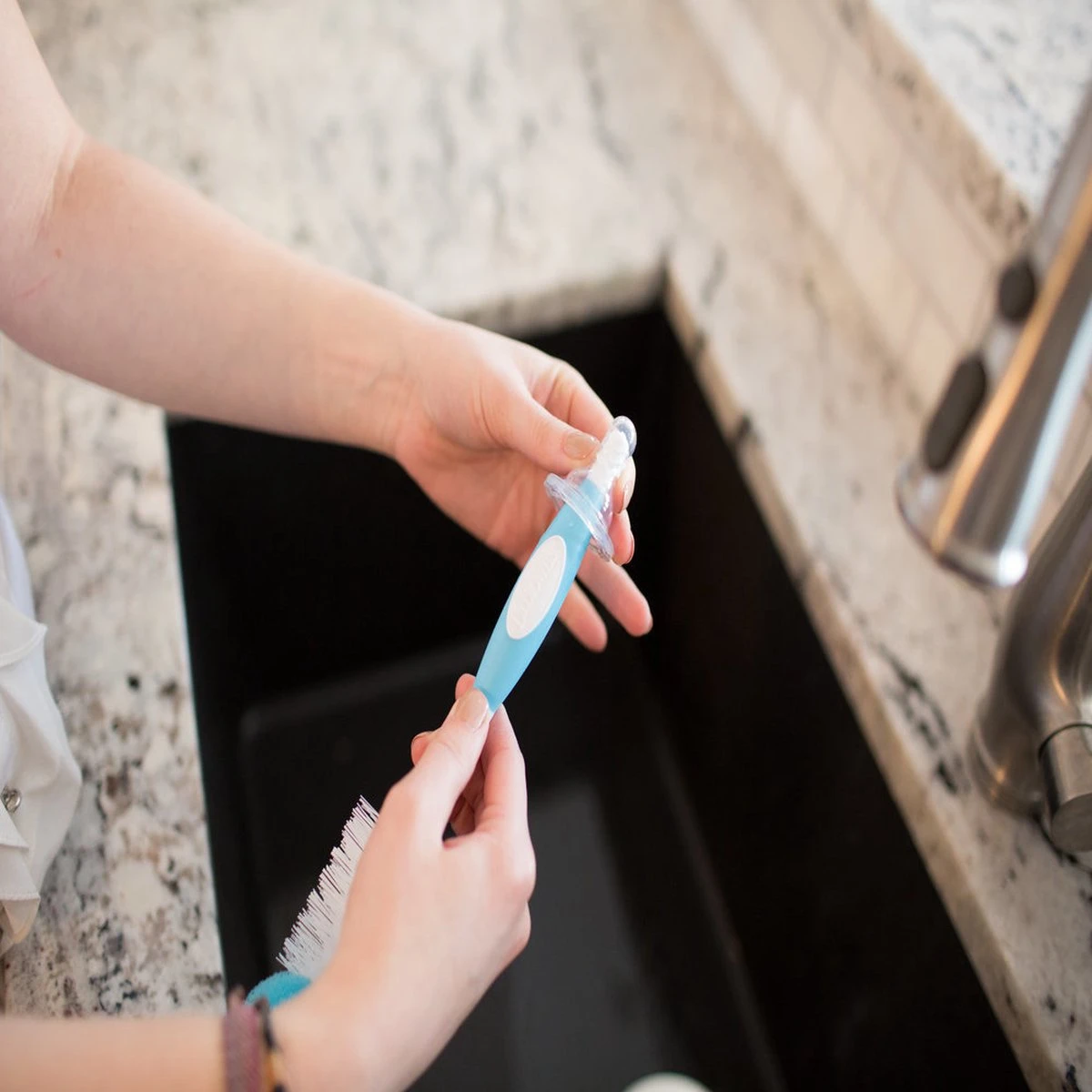 Dr. Brown's - Flessenborstel De Luxe - Inclusief Mini Borstel - Blauw 4 Dr. Brown's - Flessenborstel De Luxe - Inclusief Mini Borstel - Blauw - Afbeelding 2