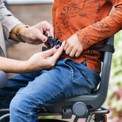 Qibbel 6+ Junior Fietsstoeltje Achter - Antraciet -Happy Horse Winkel 1200x1200 1404