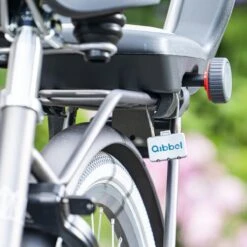 Qibbel 6+ Junior Fietsstoeltje Achter - Legergroen Met Zwart Kussentje -Happy Horse Winkel 1200x1200 1453