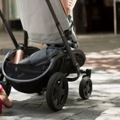 Quinny Hubb Mono Kinderwagen - Graphite On Grey 18 Quinny Hubb Mono Kinderwagen - Graphite On Grey -Happy Horse Winkel 1200x1200 1507