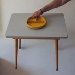 Kids Cultures | Kinderservies | Kinderbord En Kom Met Zuignap | Baby Servies | Geel -Happy Horse Winkel 1200x1200 1558