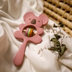 Merkloos Bijtring - Rammelaar - Babys - Speelgoed - Babyspeelgoed - Kraamcadeau - Siliconen - BPA Vrij - Roze -Happy Horse Winkel 1200x1200 274