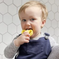 Baby Banaan Tandenborstel/bijtspeeltje – Geel - Baby Tandenborstel - Bij Doorkomende Tandjes - Tandvlees Massage - Babytandenborstel - Peuter Tandenborstel -Happy Horse Winkel 1200x1200 359