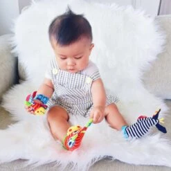 Playgro Pols- En Voetrammelaarset Zebra & Giraf - Set Van 4 Stuks, 2 Polsbandjes En 2 Rammelsokjes -Happy Horse Winkel 1200x1200 372