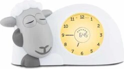 Zazu Sam Slaaptrainer - Met Nachtlamp Functie En Slaaptimers - Grijs / Wit -Happy Horse Winkel 1200x674 1