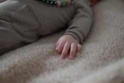 WOLLIES Amsterdam - Wieg Deken - Amandel - Merino Wol - 75 X 100 CM -Happy Horse Winkel 1200x800 147