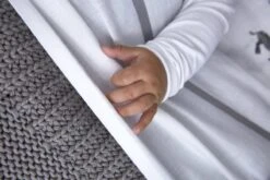 Meyco Herringbone Velvet Wiegdeken - Grijs - 75x100cm 11 Meyco Herringbone Velvet Wiegdeken - Grijs - 75x100cm -Happy Horse Winkel 1200x800 156