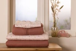 Little Dutch Ledikantdeken Little Pink Flowers -Happy Horse Winkel 1200x800 211