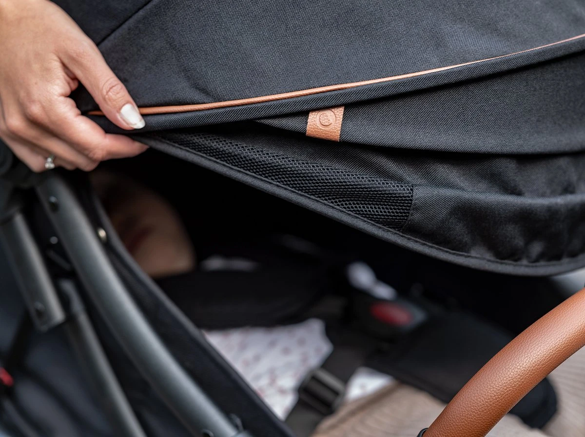 Lionelo Buggy Julie One - Kinderwagen Premium - Automatisch Opvouwen - Wandelwagen Tot 22 Kg - Comfortabele Zitje 4 Lionelo Buggy Julie One - Kinderwagen Premium - Automatisch Opvouwen - Wandelwagen Tot 22 Kg - Comfortabele Zitje - Afbeelding 2