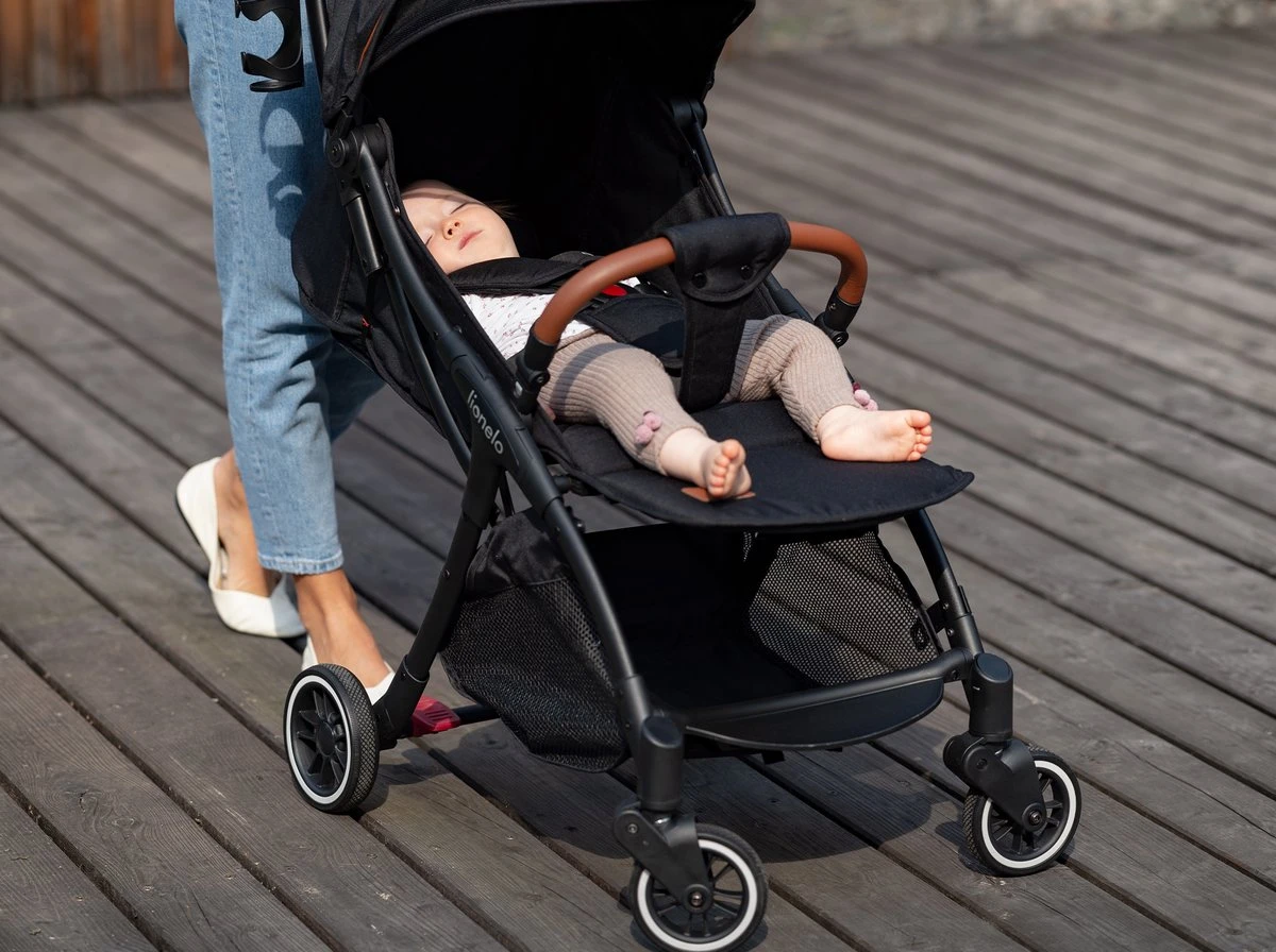 Lionelo Buggy Julie One - Kinderwagen Premium - Automatisch Opvouwen - Wandelwagen Tot 22 Kg - Comfortabele Zitje 14 Lionelo Buggy Julie One - Kinderwagen Premium - Automatisch Opvouwen - Wandelwagen Tot 22 Kg - Comfortabele Zitje - Afbeelding 12