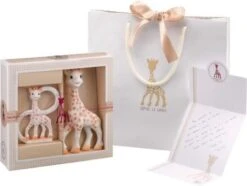 Sophie De Giraf Sophiesticated - Cadeauset - Small - Set 1 -Happy Horse Winkel 1200x905