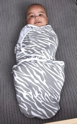 Meyco Herringbone Velvet Wiegdeken - Grijs - 75x100cm 12 Meyco Herringbone Velvet Wiegdeken - Grijs - 75x100cm -Happy Horse Winkel 742x1200 4