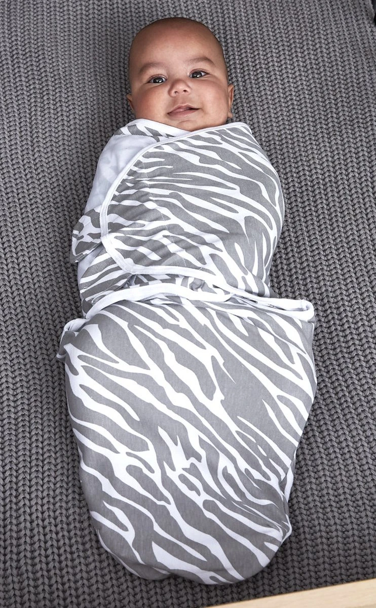 Meyco Herringbone Velvet Wiegdeken - Grijs - 75x100cm 7 Meyco Herringbone Velvet Wiegdeken - Grijs - 75x100cm - Afbeelding 5