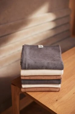 Jollein Baby Deken Ledikant 100x150cm Pointelle - Biscuit -Happy Horse Winkel 800x1200 100