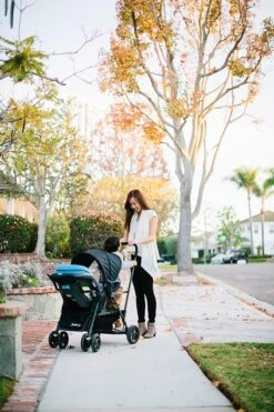 Joovy Caboose Graphite Stand On Tandem Buggy - Zwart - Duo Buggy - Dubbele Buggy -Happy Horse Winkel 800x1200 177