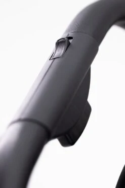 Hamilton By Yoop X1 Plus Kinderwagen - Buggy Met Monteerbare Wieg - Premium Stroller Met One Hand Folding Technologie - Nieuw, Hoger, Uitgebreider 2023 Model - Zwart - Licht, Verstelbaar, Wendbaar En Geschikt Van 0 Maanden Tot 4 Jaar 32 Hamilton By Yoop X1 Plus Kinderwagen - Buggy Met Monteerbare Wieg - Premium Stroller Met One Hand Folding Technologie - Nieuw, Hoger, Uitgebreider 2023 Model - Zwart - Licht, Verstelbaar, Wendbaar En Geschikt Van 0 Maanden Tot 4 Jaar -Happy Horse Winkel 800x1200 196