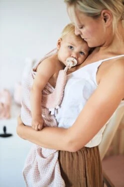 Jollein Speendoekje Moon - Pale Pink -Happy Horse Winkel 800x1200 211