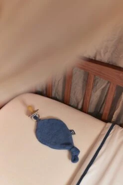 Jollein Speendoekje Badstof Leaf - Jeans Blue 12 Jollein Speendoekje Badstof Leaf - Jeans Blue -Happy Horse Winkel 800x1200 217