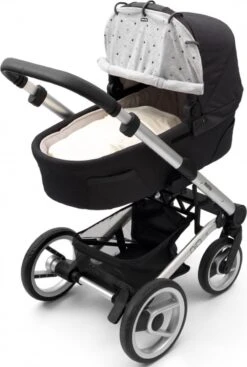 Dooky Universal Cover Zonnescherm Kinderwagen - Light Grey Crowns -Happy Horse Winkel 808x1200 1