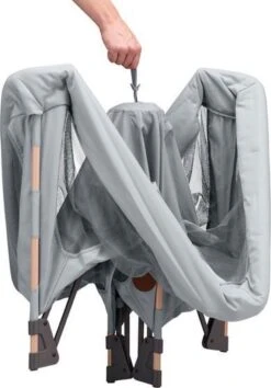 Maxi-Cosi Swift 3-in-1 Campingbedje - Beyond Grey -Happy Horse Winkel 837x1200 4