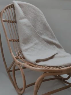 WOLLIES Amsterdam - Wieg Deken - Amandel - Merino Wol - 75 X 100 CM -Happy Horse Winkel 900x1200 14