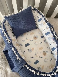 Jaju Baby - Babynestje En Hoofdkussen - Organische Katoen - Antibacterieel Babynestje - Anti-Allergisch Babynestje - Spijkerbroek Blauw - 74 X 40 Cm -Happy Horse Winkel 901x1200 1