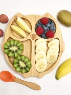 Kleiner Fuchs Kinderbord Van Bamboe - Bord Met Zuignap Inclusief Bijpassende Baby Lepel - Babyservies In Stijlvolle Geschenkdoos - Uil -Happy Horse Winkel 904x1200 4