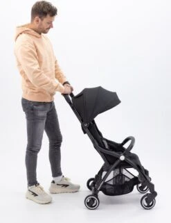 Hamilton By Yoop X1 Plus Buggy – Nieuw, Hoger, Uitgebreider 2023 Model – Premium Stroller Met One Hand Folding Technologie – Zwart – Lichte, Verstelbare En Wendbare Kinderwagen Met Vele Gemakken 30 Hamilton By Yoop X1 Plus Buggy – Nieuw, Hoger, Uitgebreider 2023 Model – Premium Stroller Met One Hand Folding Technologie – Zwart – Lichte, Verstelbare En Wendbare Kinderwagen Met Vele Gemakken -Happy Horse Winkel 924x1200